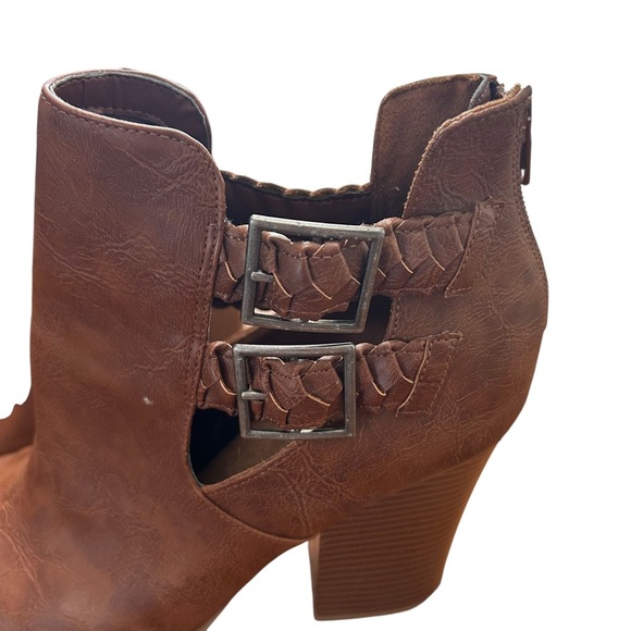 American Eagle Brown Ankle Booties Stacked Heel Cutout Buckle Detail Size 11 - Picture 6 of 7